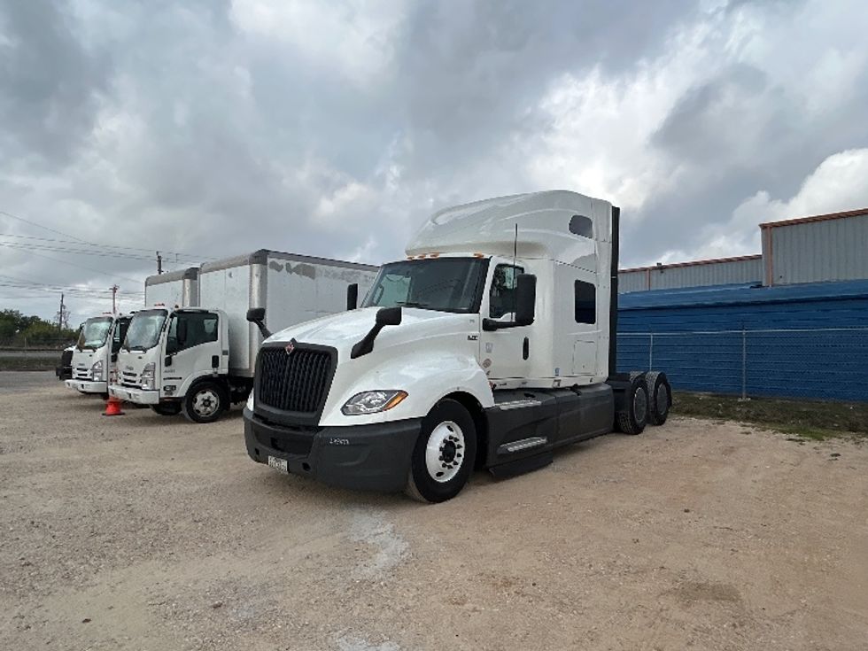 Sleeper Tractor-Heavy Duty Tractors-International-2023-LT625-Katy-TX-537,462\n\t\tmiles-$ 56,250 - Image 3