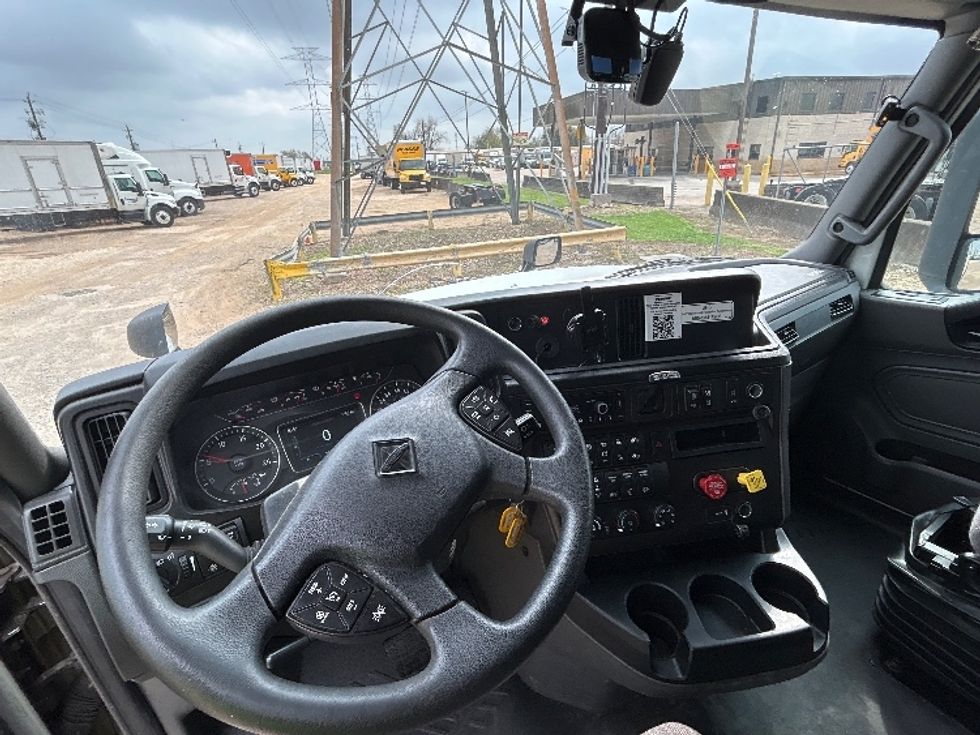 Sleeper Tractor-Heavy Duty Tractors-International-2023-LT625-Katy-TX-593,884\n\t\tmiles-$ 49,500 - Image 10