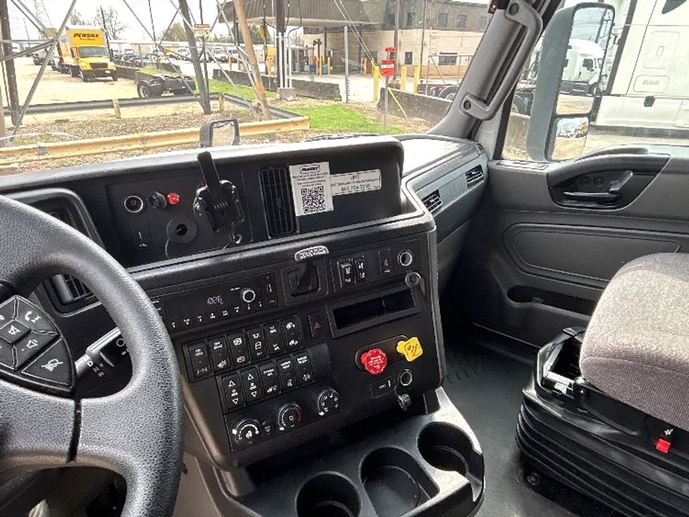 Sleeper Tractor-Heavy Duty Tractors-International-2023-LT625-Katy-TX-593,884\n\t\tmiles-$ 49,500 - Image 11