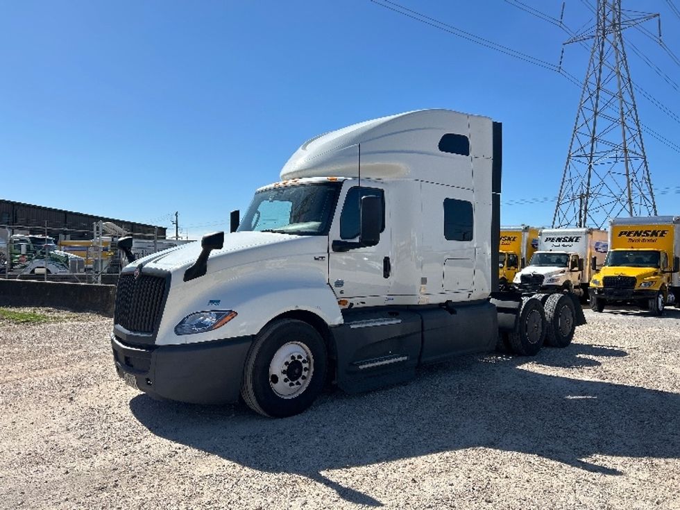Sleeper Tractor-Heavy Duty Tractors-International-2023-LT625-Katy-TX-593,884\n\t\tmiles-$ 49,500 - Image 3