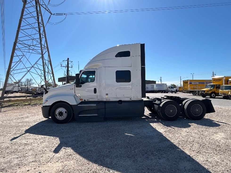 Sleeper Tractor-Heavy Duty Tractors-International-2023-LT625-Katy-TX-593,884\n\t\tmiles-$ 49,500 - Image 4