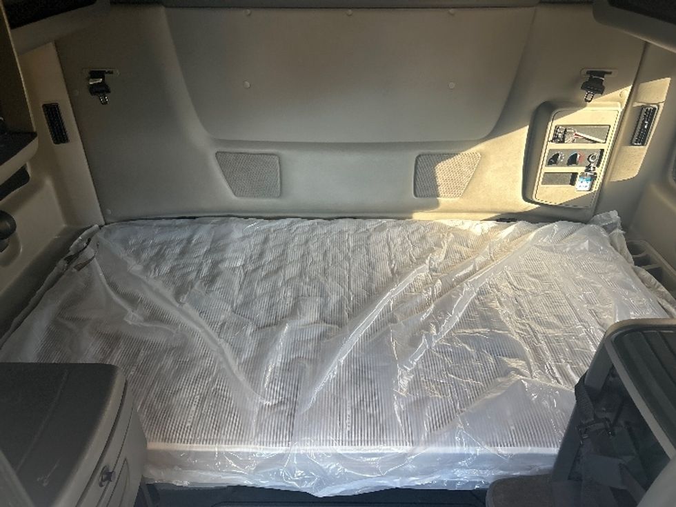 Sleeper Tractor-Heavy Duty Tractors-International-2023-LT625-Katy-TX-608,511\n\t\tmiles-$ 48,000 - Image 16