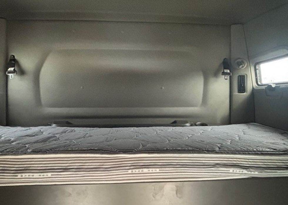 Sleeper Tractor-Heavy Duty Tractors-International-2023-LT625-Katy-TX-608,511\n\t\tmiles-$ 48,000 - Image 22