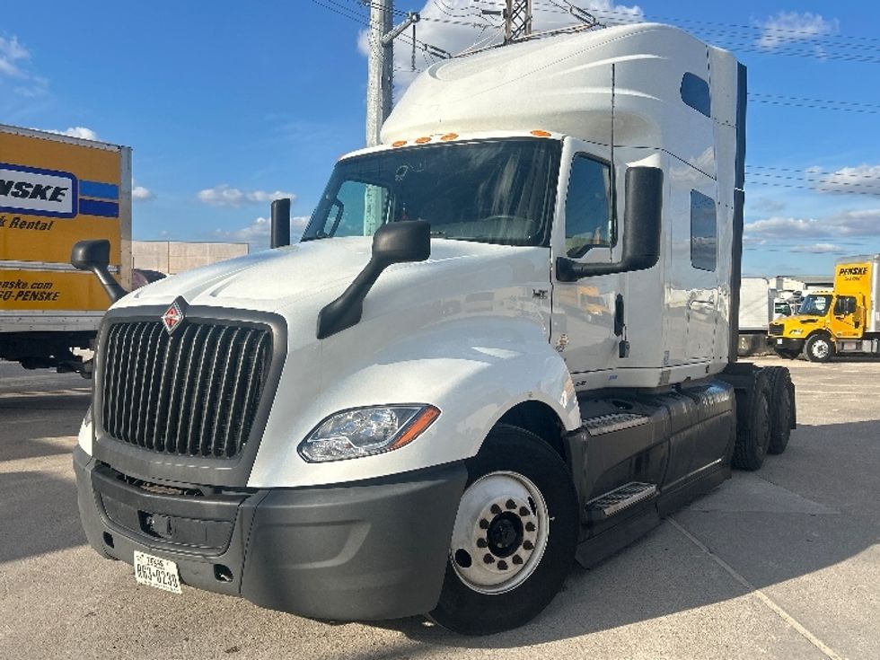 Sleeper Tractor-Heavy Duty Tractors-International-2023-LT625-Katy-TX-608,511\n\t\tmiles-$ 48,000 - Image 3