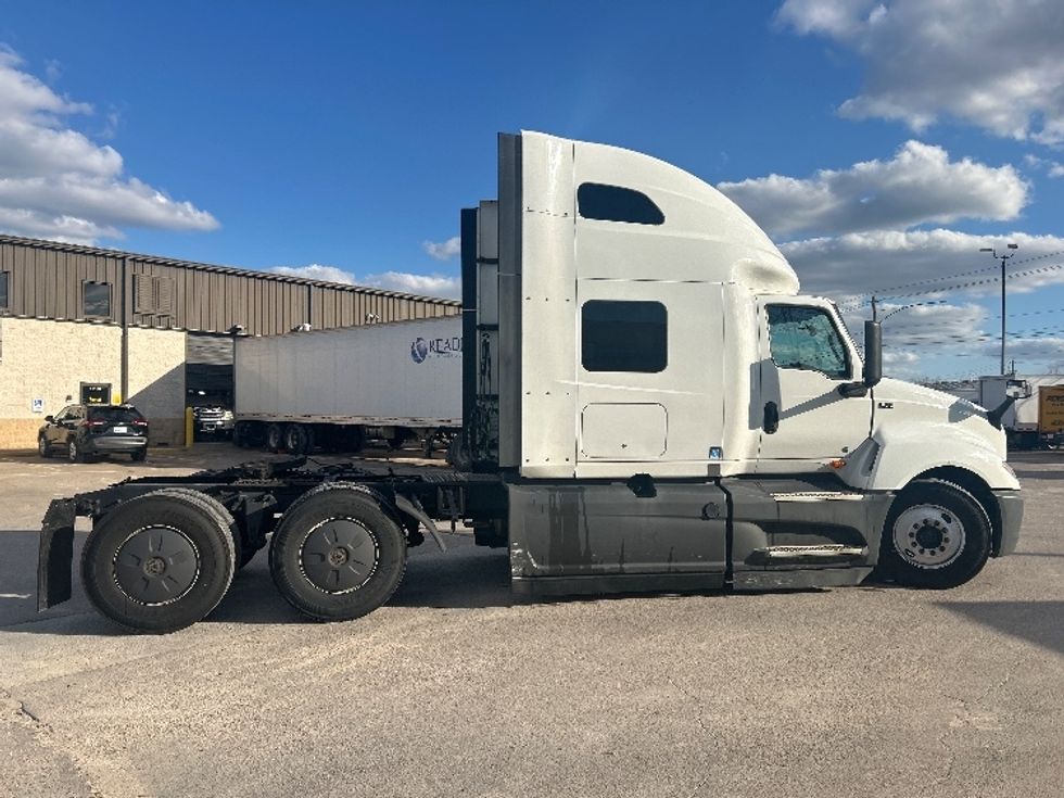 Sleeper Tractor-Heavy Duty Tractors-International-2023-LT625-Katy-TX-608,511\n\t\tmiles-$ 48,000 - Image 8