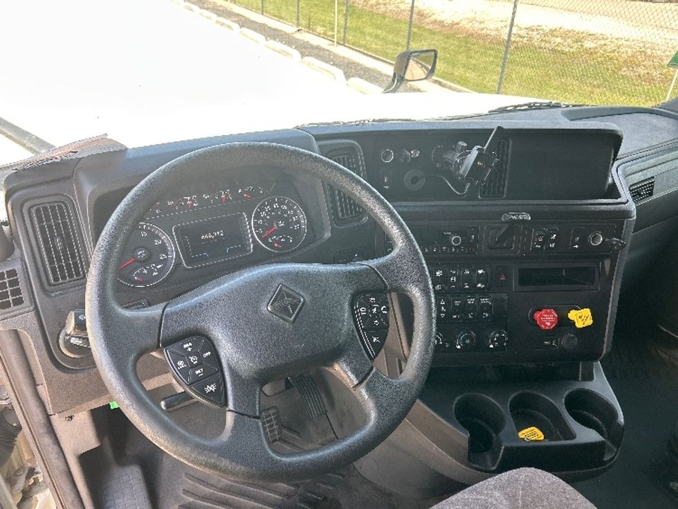 Sleeper Tractor-Heavy Duty Tractors-International-2023-LT625-Katy-TX-649,167\n\t\tmiles-$ 52,500 - Image 11