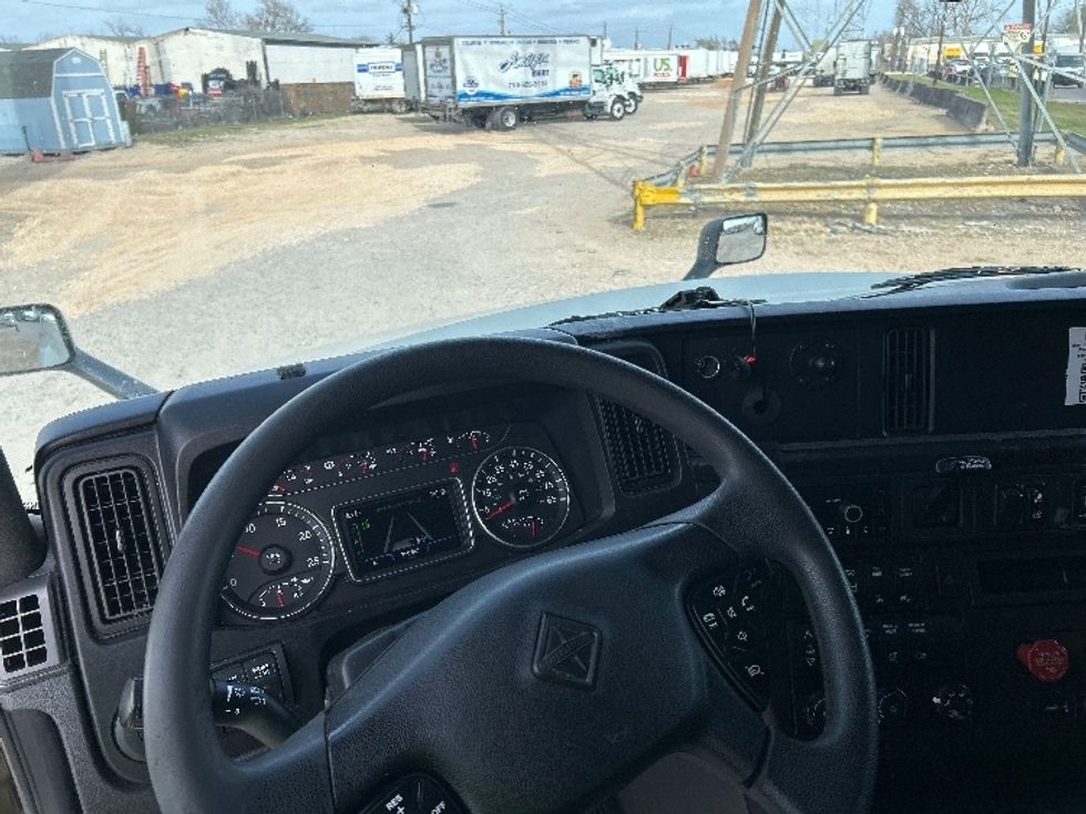 Sleeper Tractor-Heavy Duty Tractors-International-2023-LT625-Katy-TX-720,567\n\t\tmiles-$ 36,500 - Image 11