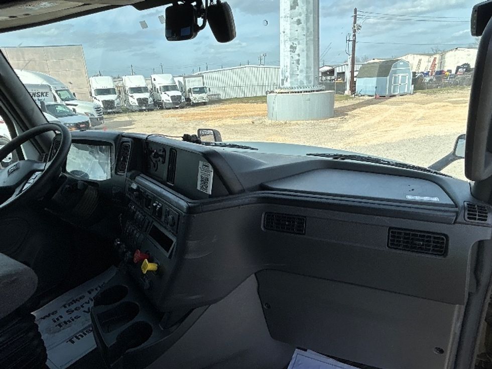 Sleeper Tractor-Heavy Duty Tractors-International-2023-LT625-Katy-TX-720,567\n\t\tmiles-$ 36,500 - Image 14