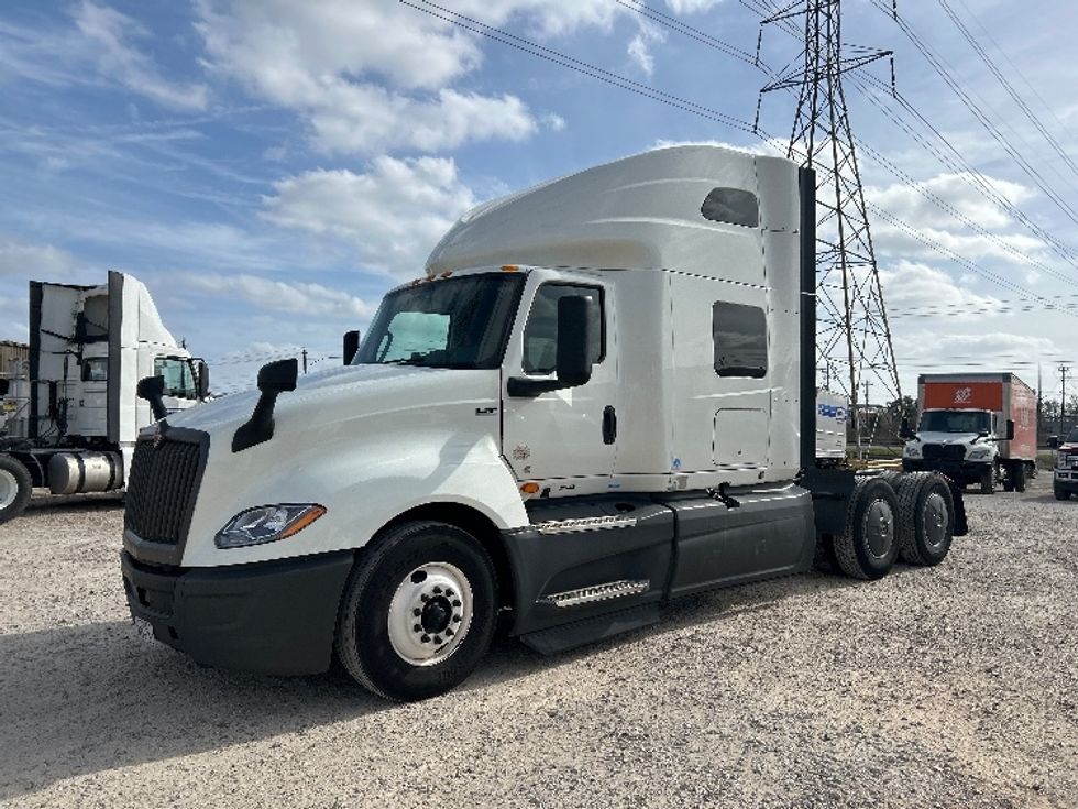 Sleeper Tractor-Heavy Duty Tractors-International-2023-LT625-Katy-TX-720,567\n\t\tmiles-$ 36,500 - Image 3