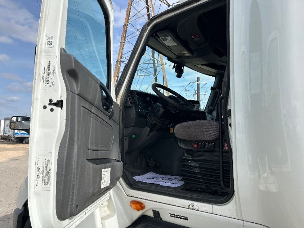 Sleeper Tractor-Heavy Duty Tractors-International-2023-LT625-Katy-TX-720,567\n\t\tmiles-$ 36,500 - Image 9