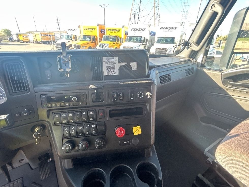Sleeper Tractor-Heavy Duty Tractors-International-2023-LT625-Katy-TX-721,097\n\t\tmiles-$ 36,500 - Image 12