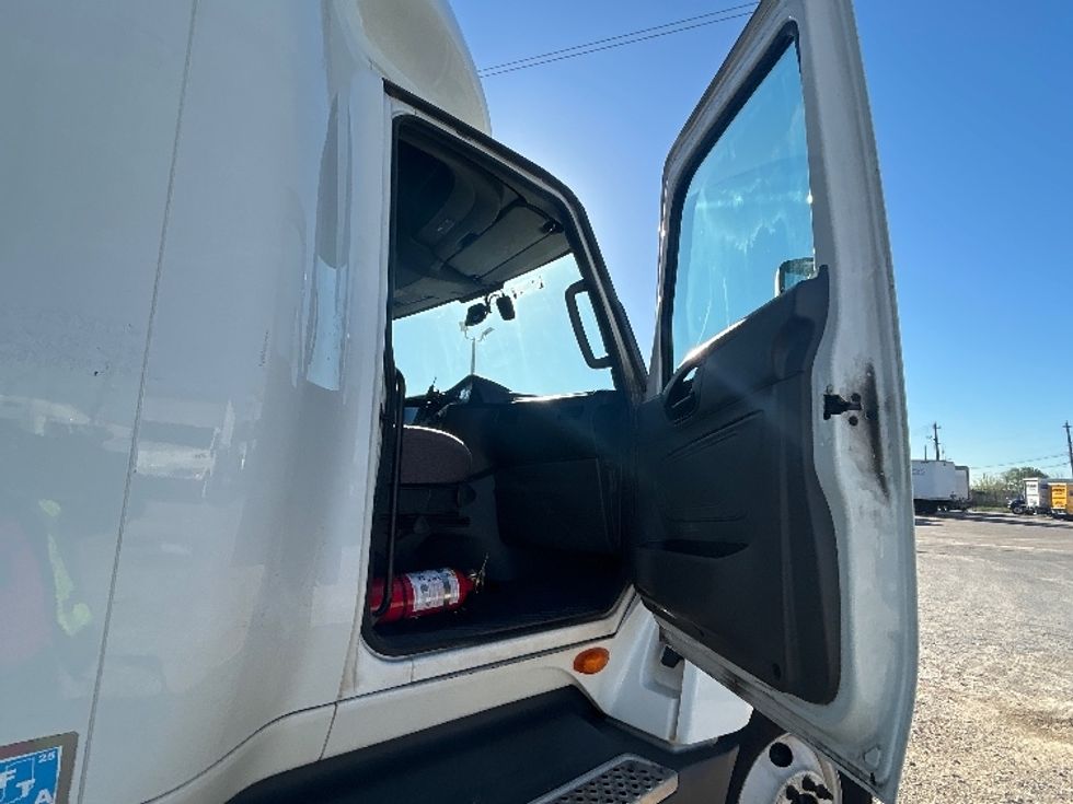 Sleeper Tractor-Heavy Duty Tractors-International-2023-LT625-Katy-TX-721,097\n\t\tmiles-$ 36,500 - Image 13