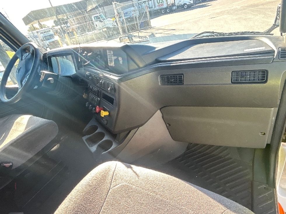 Sleeper Tractor-Heavy Duty Tractors-International-2023-LT625-Katy-TX-721,097\n\t\tmiles-$ 36,500 - Image 14