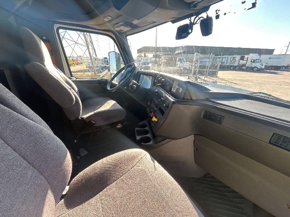 Sleeper Tractor-Heavy Duty Tractors-International-2023-LT625-Katy-TX-721,097\n\t\tmiles-$ 36,500 - Image 15