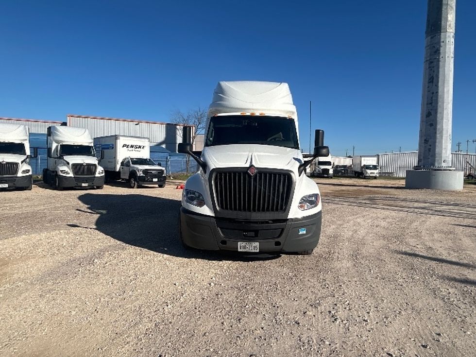 Sleeper Tractor-Heavy Duty Tractors-International-2023-LT625-Katy-TX-721,097\n\t\tmiles-$ 36,500 - Image 2