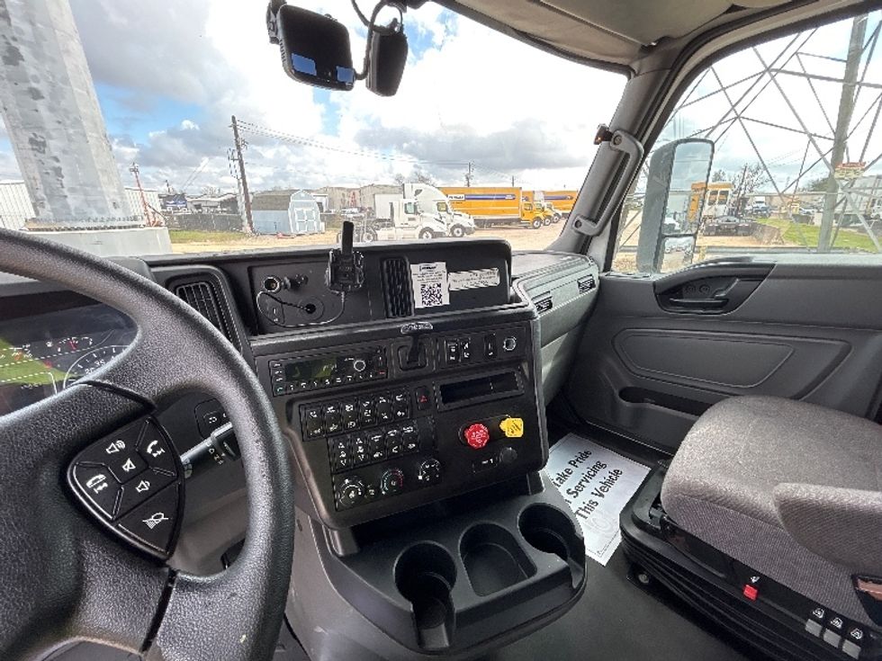 Sleeper Tractor-Heavy Duty Tractors-International-2023-LT625-Katy-TX-758,568\n\t\tmiles-$ 34,000 - Image 12