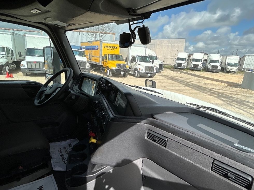 Sleeper Tractor-Heavy Duty Tractors-International-2023-LT625-Katy-TX-758,568\n\t\tmiles-$ 34,000 - Image 15