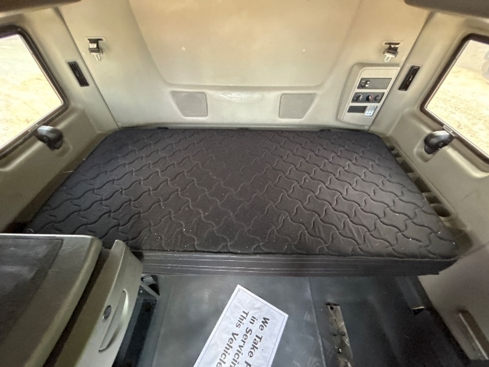 Sleeper Tractor-Heavy Duty Tractors-International-2023-LT625-Katy-TX-758,568\n\t\tmiles-$ 34,000 - Image 17