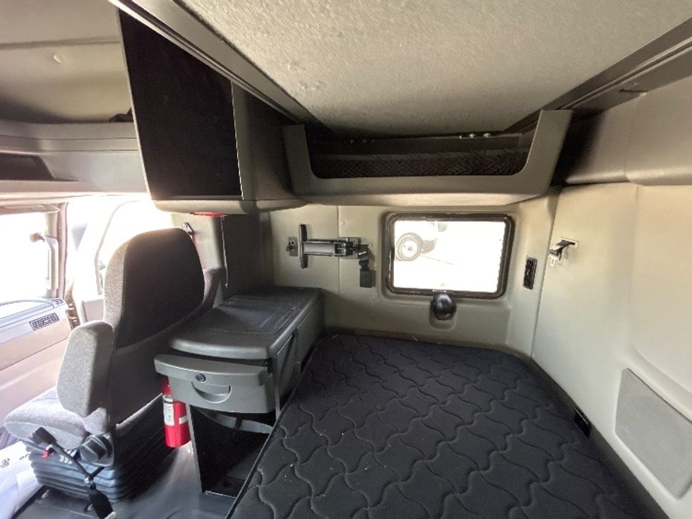 Sleeper Tractor-Heavy Duty Tractors-International-2023-LT625-Katy-TX-758,568\n\t\tmiles-$ 34,000 - Image 18