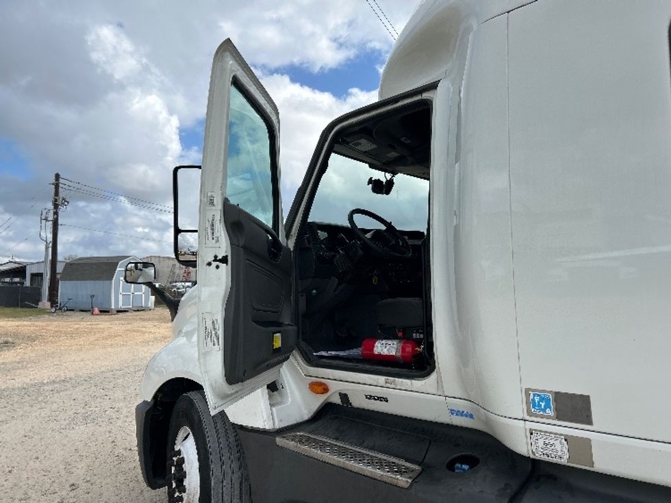 Sleeper Tractor-Heavy Duty Tractors-International-2023-LT625-Katy-TX-758,568\n\t\tmiles-$ 34,000 - Image 9