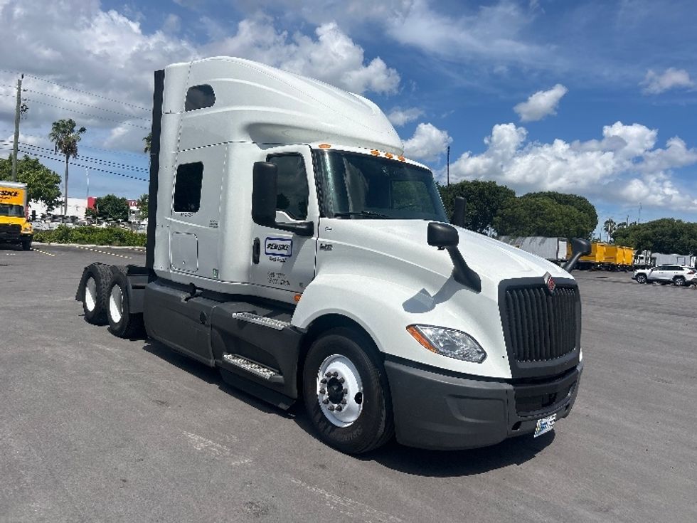 Sleeper Tractor-Heavy Duty Tractors-International-2023-LT625-La Mirada-CA-539,724\n\t\tmiles-$ 60,250 - Image 1