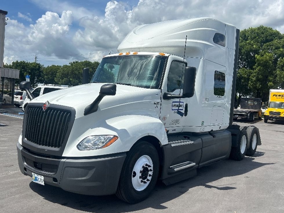 Sleeper Tractor-Heavy Duty Tractors-International-2023-LT625-La Mirada-CA-539,724\n\t\tmiles-$ 60,250 - Image 3
