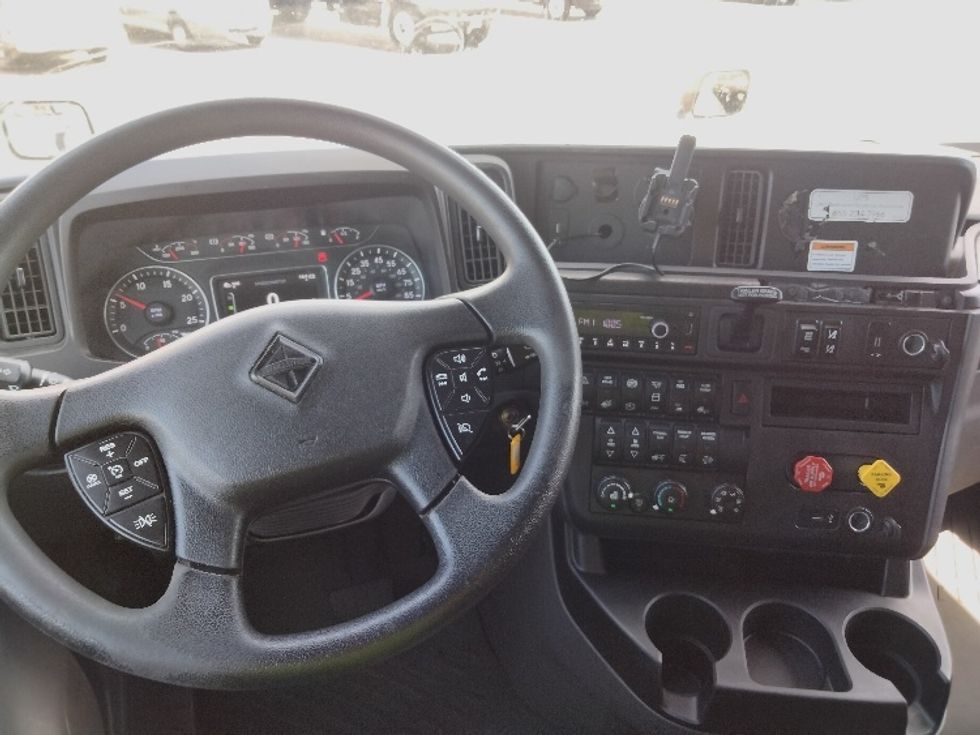 Sleeper Tractor-Heavy Duty Tractors-International-2023-LT625-La Mirada-CA-551,987\n\t\tmiles-$ 59,000 - Image 11