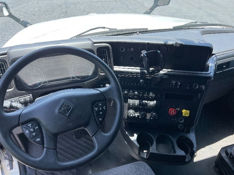 Sleeper Tractor-Heavy Duty Tractors-International-2023-LT625-La Mirada-CA-648,517\n\t\tmiles-$ 40,500 - Image 11