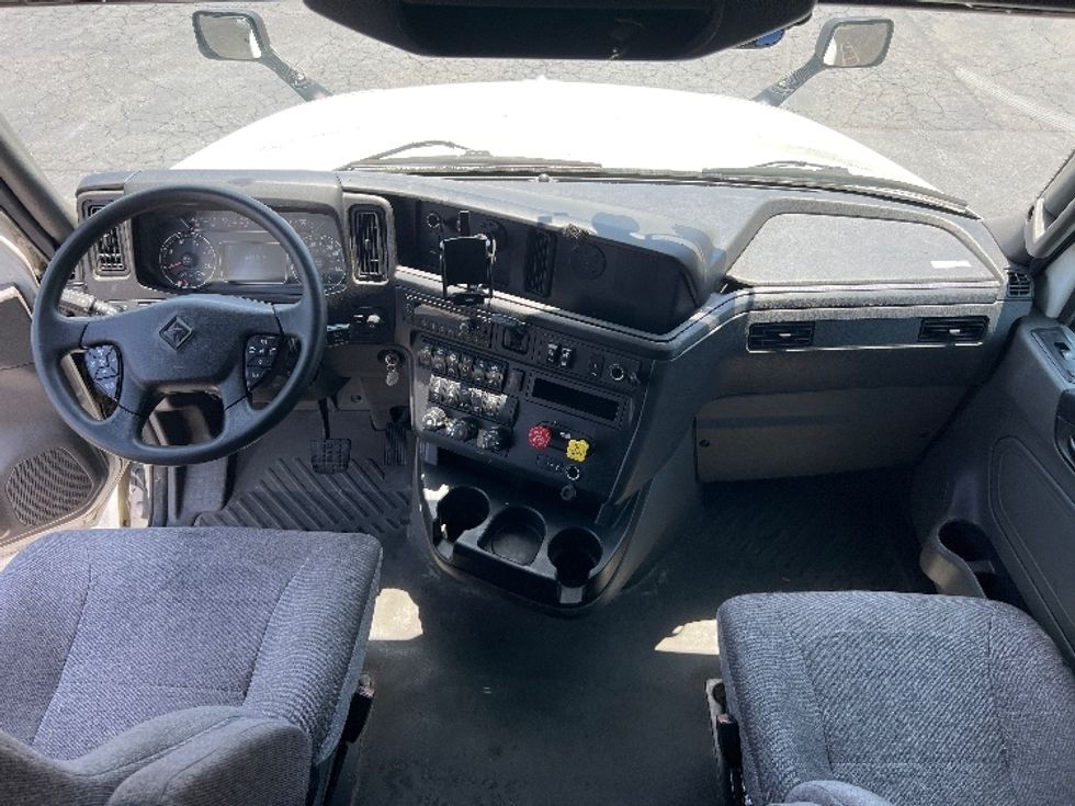 Sleeper Tractor-Heavy Duty Tractors-International-2023-LT625-La Mirada-CA-648,517\n\t\tmiles-$ 40,500 - Image 12