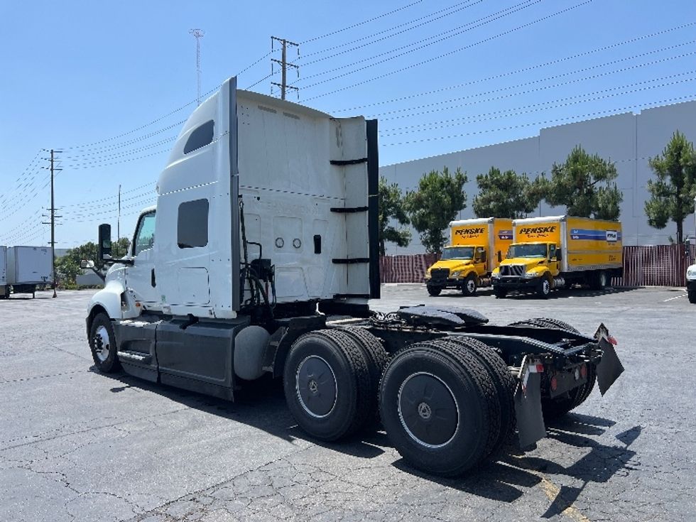 Sleeper Tractor-Heavy Duty Tractors-International-2023-LT625-La Mirada-CA-648,517\n\t\tmiles-$ 40,500 - Image 5