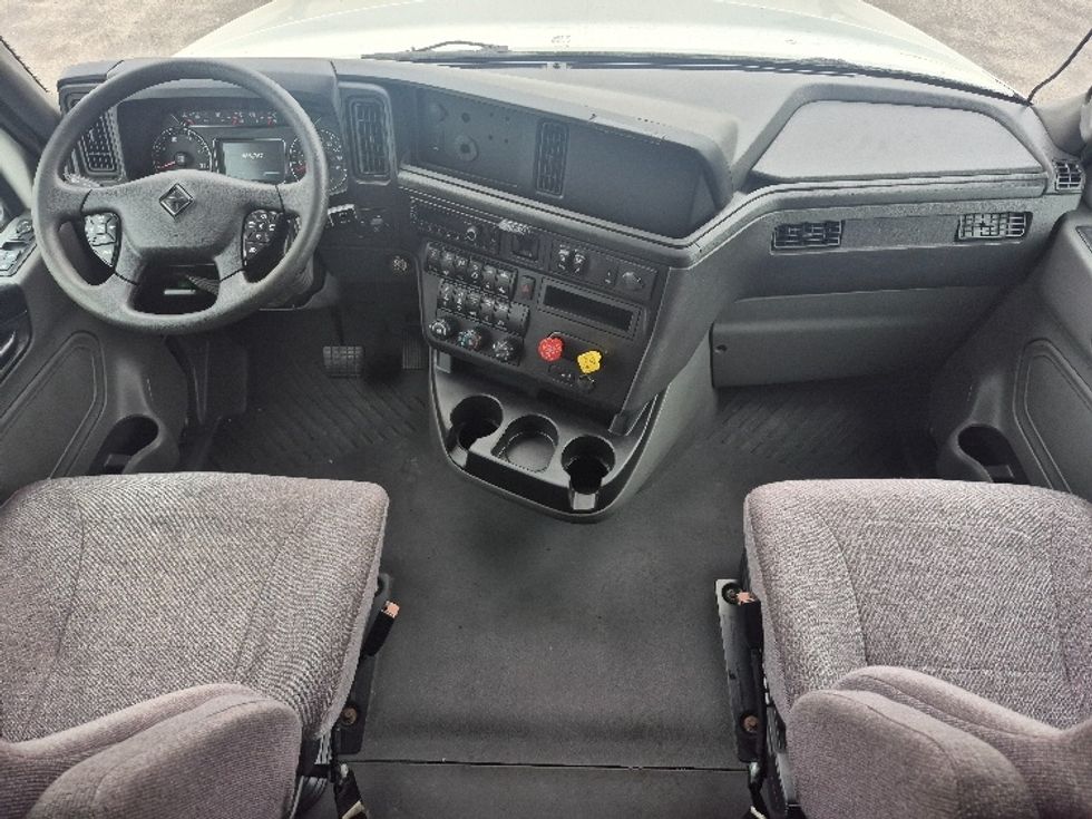 Sleeper Tractor-Heavy Duty Tractors-International-2023-LT625-La Porte-IN-465,768\n\t\tmiles-$ 62,250 - Image 12