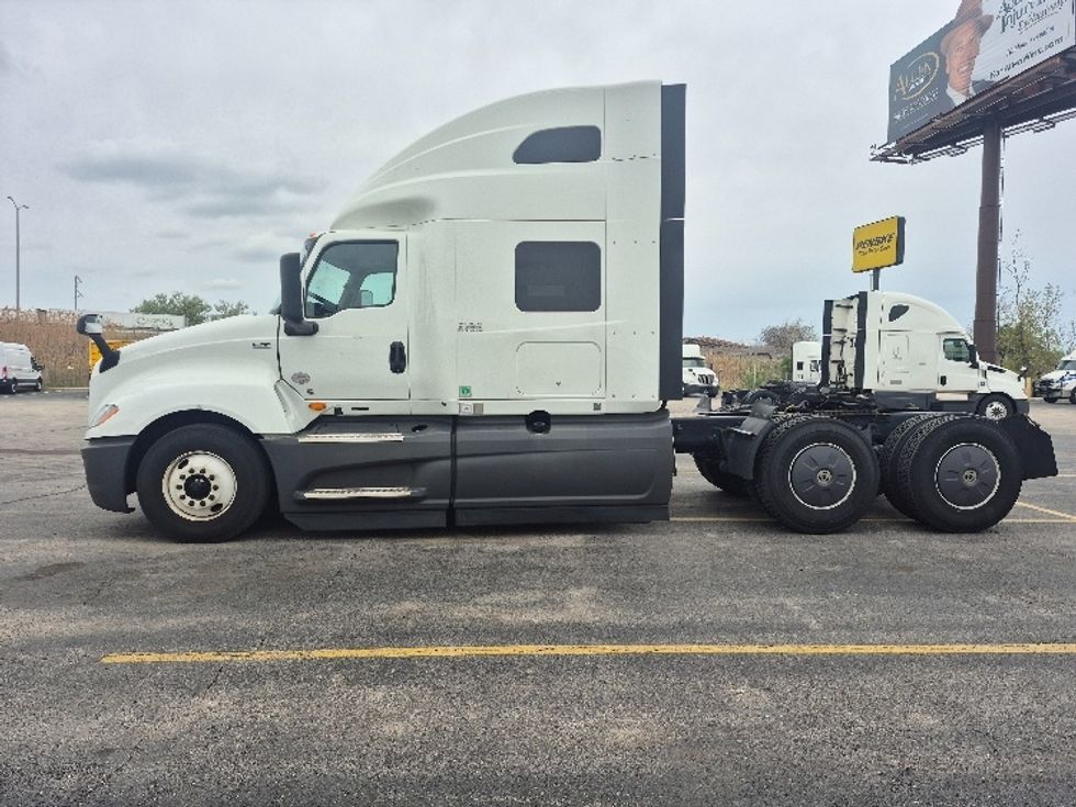 Sleeper Tractor-Heavy Duty Tractors-International-2023-LT625-La Porte-IN-465,768\n\t\tmiles-$ 62,250 - Image 4