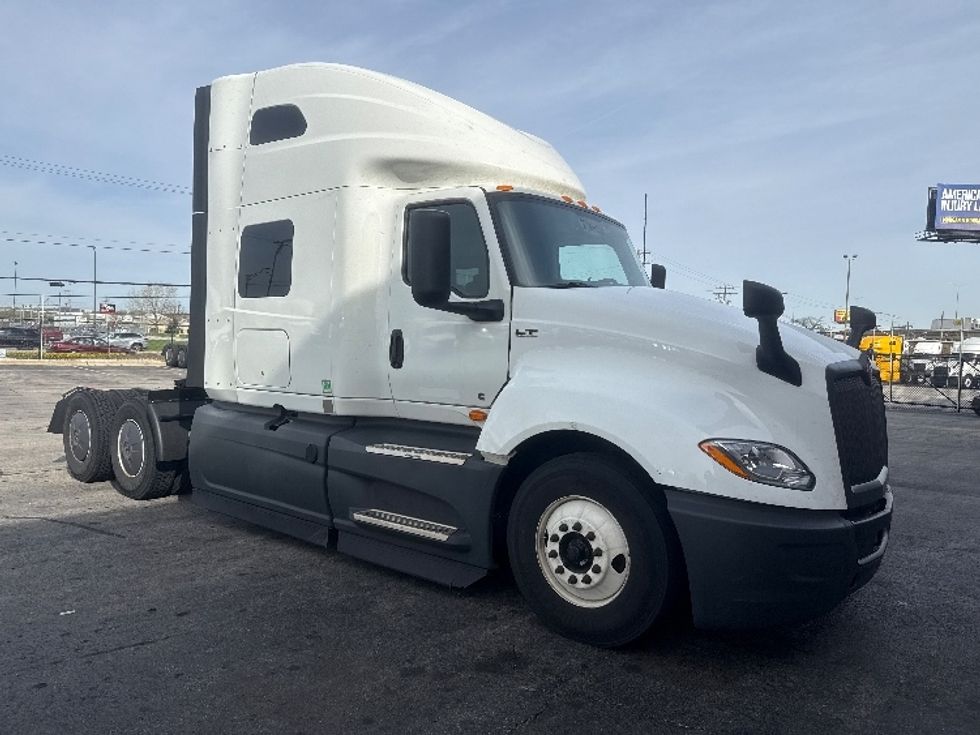 Sleeper Tractor-Heavy Duty Tractors-International-2023-LT625-La Porte-IN-515,132\n\t\tmiles-$ 54,750 - Image 1