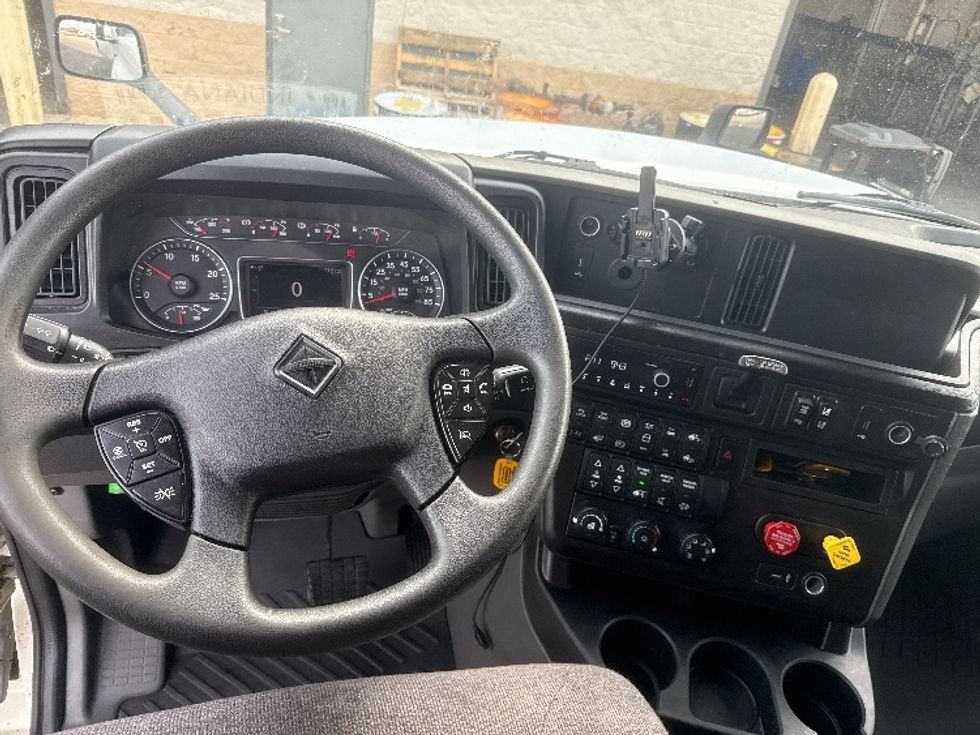 Sleeper Tractor-Heavy Duty Tractors-International-2023-LT625-La Porte-IN-515,132\n\t\tmiles-$ 54,750 - Image 11