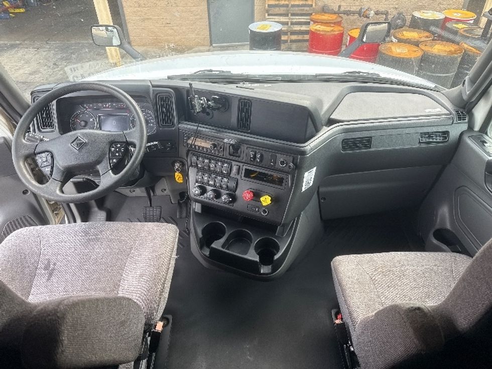 Sleeper Tractor-Heavy Duty Tractors-International-2023-LT625-La Porte-IN-515,132\n\t\tmiles-$ 54,750 - Image 12