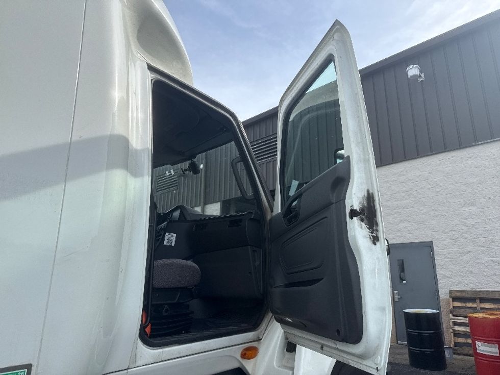 Sleeper Tractor-Heavy Duty Tractors-International-2023-LT625-La Porte-IN-515,132\n\t\tmiles-$ 54,750 - Image 13