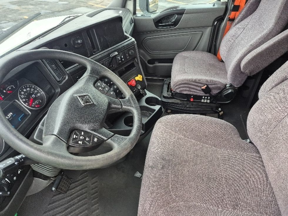 Sleeper Tractor-Heavy Duty Tractors-International-2023-LT625-La Porte-IN-531,379\n\t\tmiles-$ 53,250 - Image 10