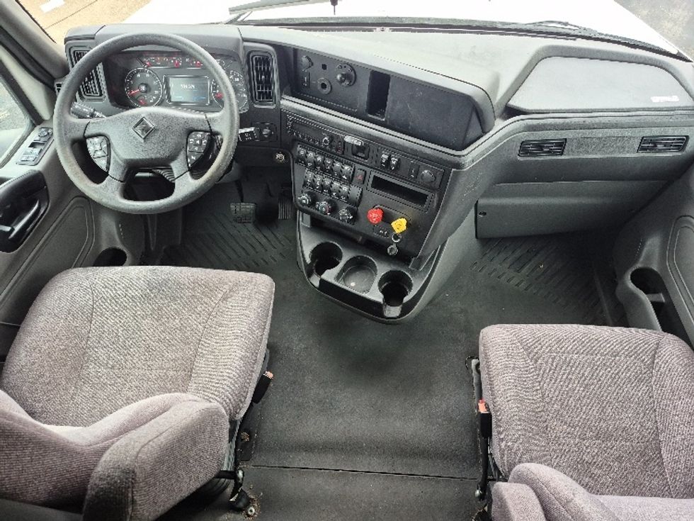 Sleeper Tractor-Heavy Duty Tractors-International-2023-LT625-La Porte-IN-531,379\n\t\tmiles-$ 53,250 - Image 12
