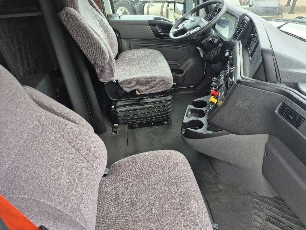 Sleeper Tractor-Heavy Duty Tractors-International-2023-LT625-La Porte-IN-531,379\n\t\tmiles-$ 53,250 - Image 15