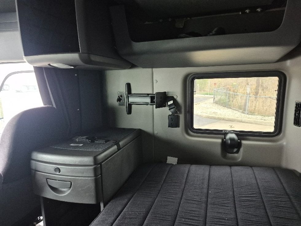 Sleeper Tractor-Heavy Duty Tractors-International-2023-LT625-La Porte-IN-531,379\n\t\tmiles-$ 53,250 - Image 19