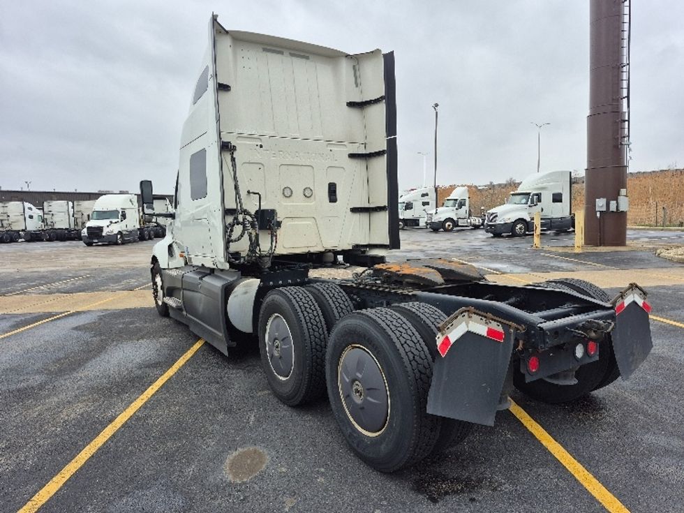 Sleeper Tractor-Heavy Duty Tractors-International-2023-LT625-La Porte-IN-531,379\n\t\tmiles-$ 53,250 - Image 5
