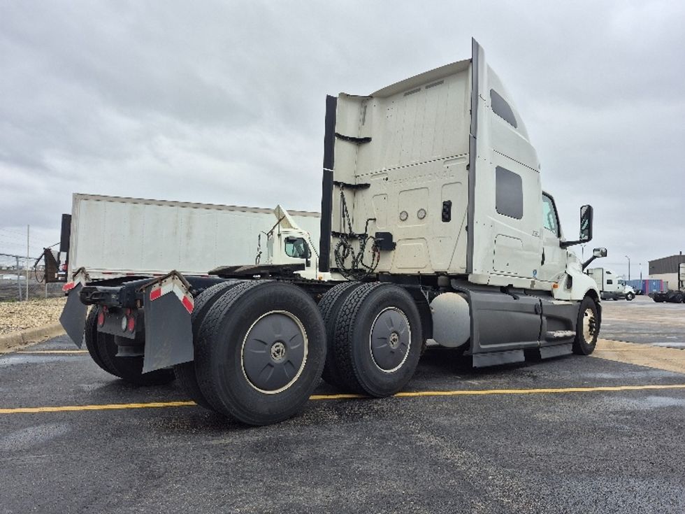 Sleeper Tractor-Heavy Duty Tractors-International-2023-LT625-La Porte-IN-531,379\n\t\tmiles-$ 53,250 - Image 7