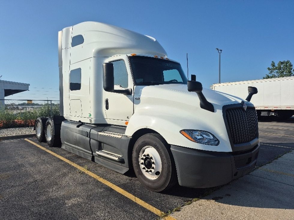 Sleeper Tractor-Heavy Duty Tractors-International-2023-LT625-La Porte-IN-561,270\n\t\tmiles-$ 59,750 - Image 1