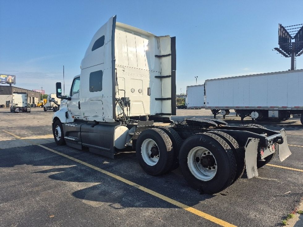 Sleeper Tractor-Heavy Duty Tractors-International-2023-LT625-La Porte-IN-561,270\n\t\tmiles-$ 59,750 - Image 5