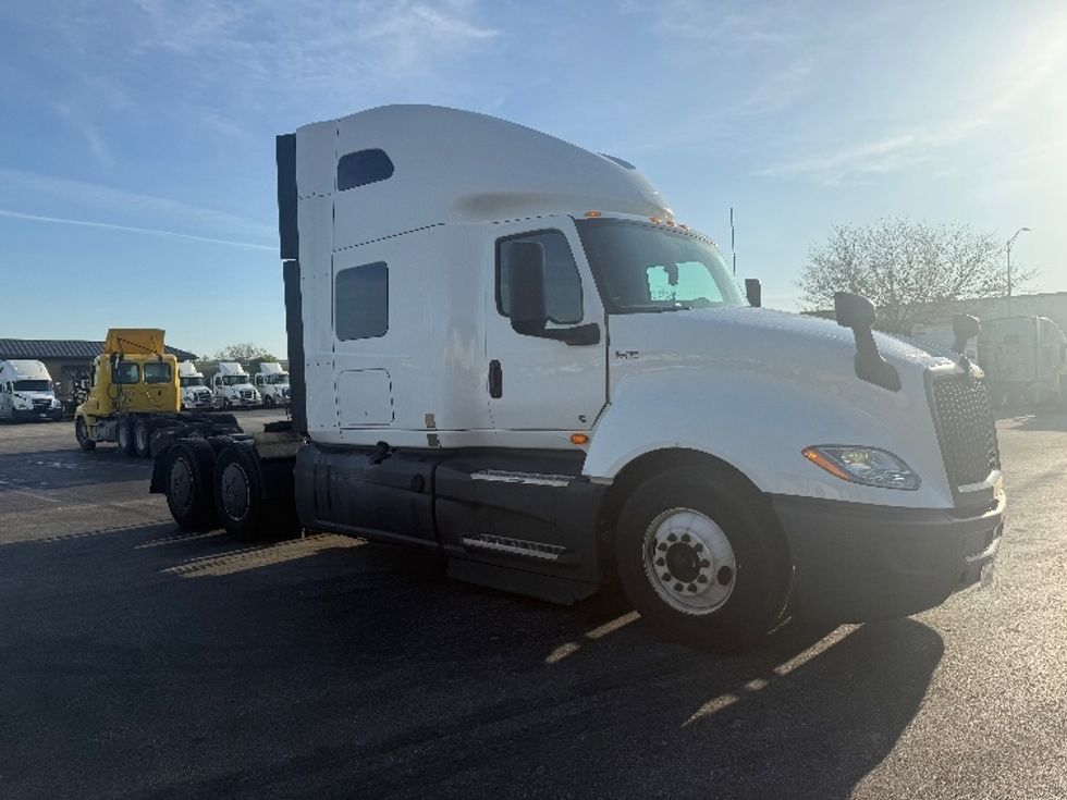 Sleeper Tractor-Heavy Duty Tractors-International-2023-LT625-La Porte-IN-568,925\n\t\tmiles-$ 52,250 - Image 1