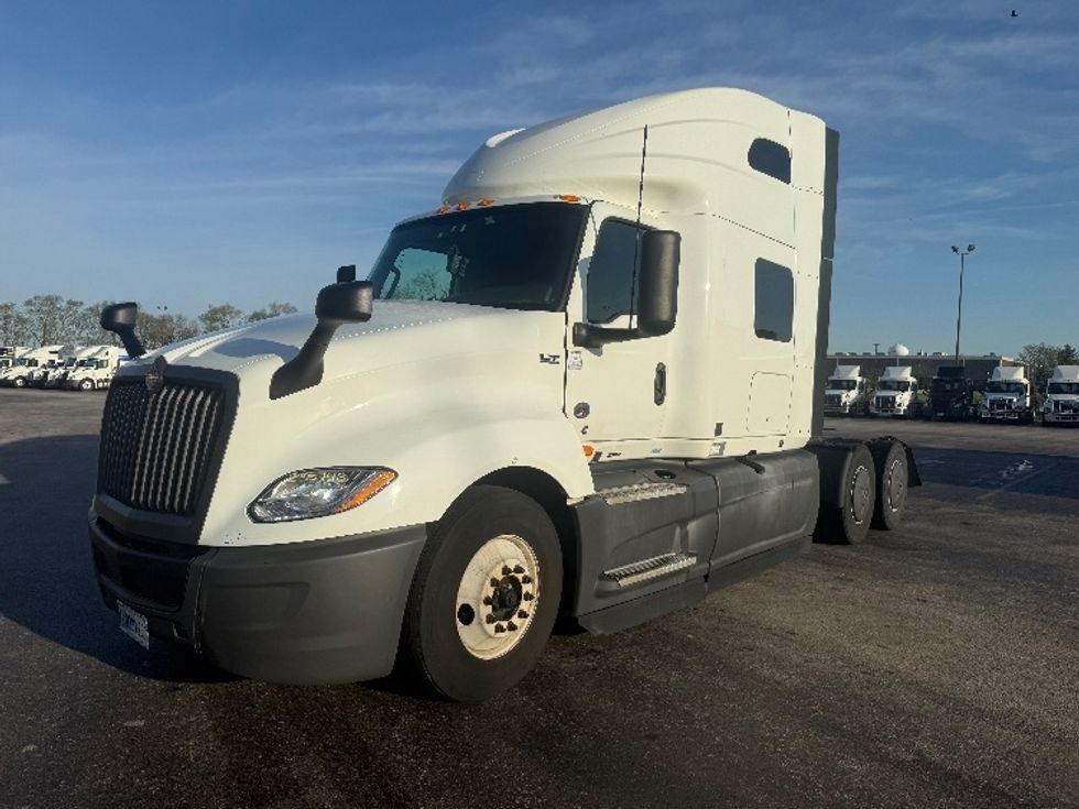 Sleeper Tractor-Heavy Duty Tractors-International-2023-LT625-La Porte-IN-568,925\n\t\tmiles-$ 52,250 - Image 3