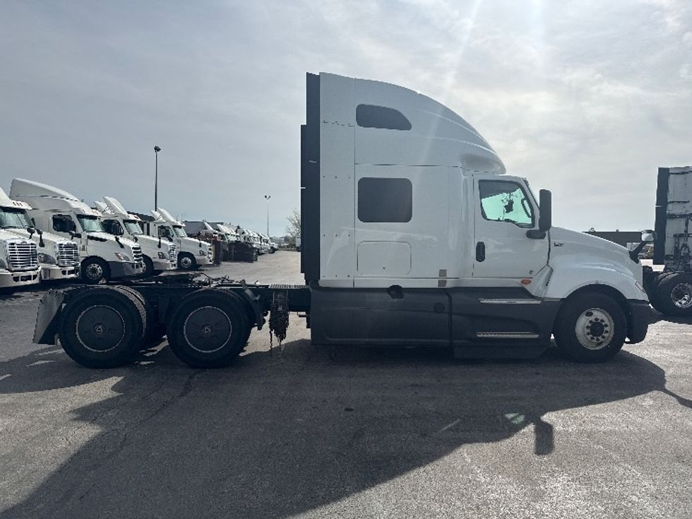 Sleeper Tractor-Heavy Duty Tractors-International-2023-LT625-La Porte-IN-568,925\n\t\tmiles-$ 52,250 - Image 8