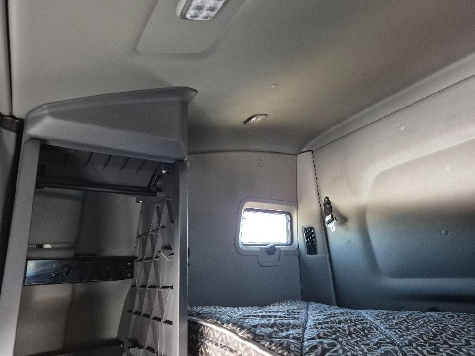 Sleeper Tractor-Heavy Duty Tractors-International-2023-LT625-La Porte-IN-573,694\n\t\tmiles-$ 49,250 - Image 24