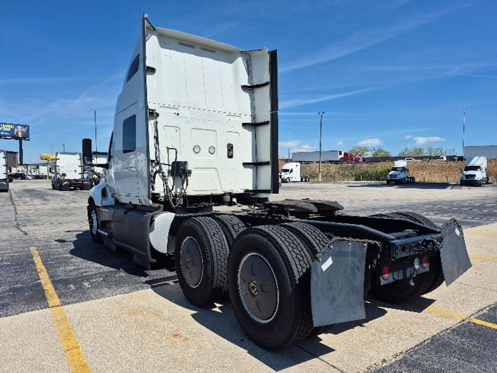 Sleeper Tractor-Heavy Duty Tractors-International-2023-LT625-La Porte-IN-573,694\n\t\tmiles-$ 49,250 - Image 5