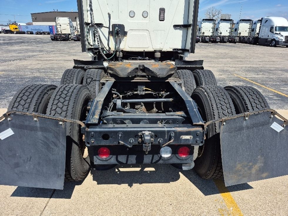 Sleeper Tractor-Heavy Duty Tractors-International-2023-LT625-La Porte-IN-573,694\n\t\tmiles-$ 49,250 - Image 6